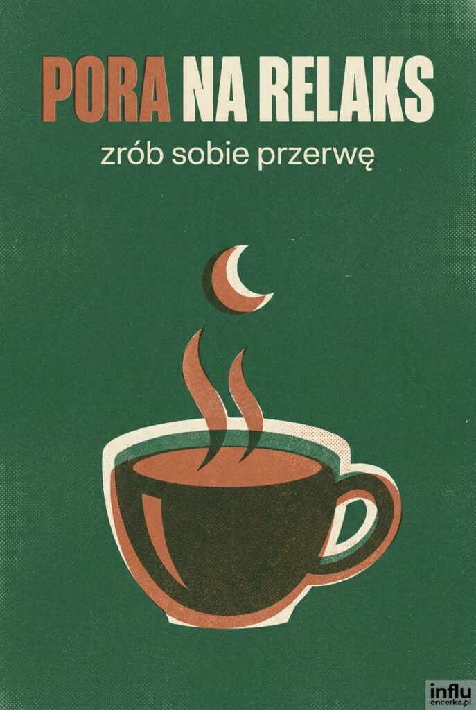 Minimalistyczny kubek herbaty z księżycem w stylu riso i widocznym napisem "Pora na relaks" zachęcającym do przerwy.