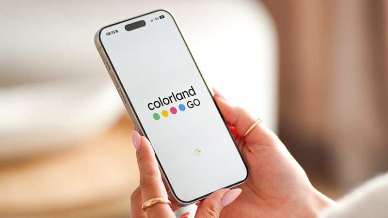 Aplikacja ColorlandGO na smartfonie